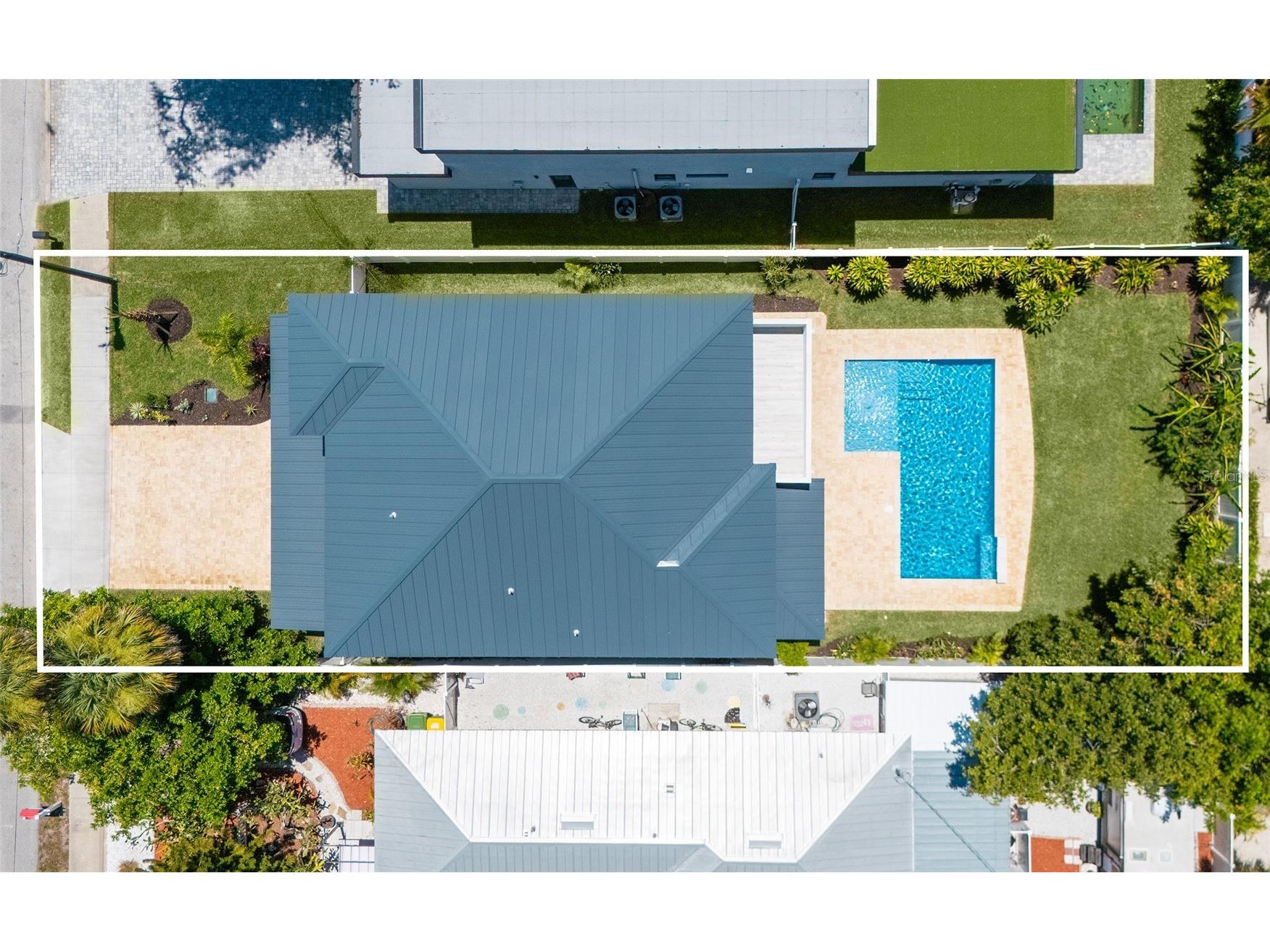 2483 Bay Street Sarasota FL 34237 A4698594 image53