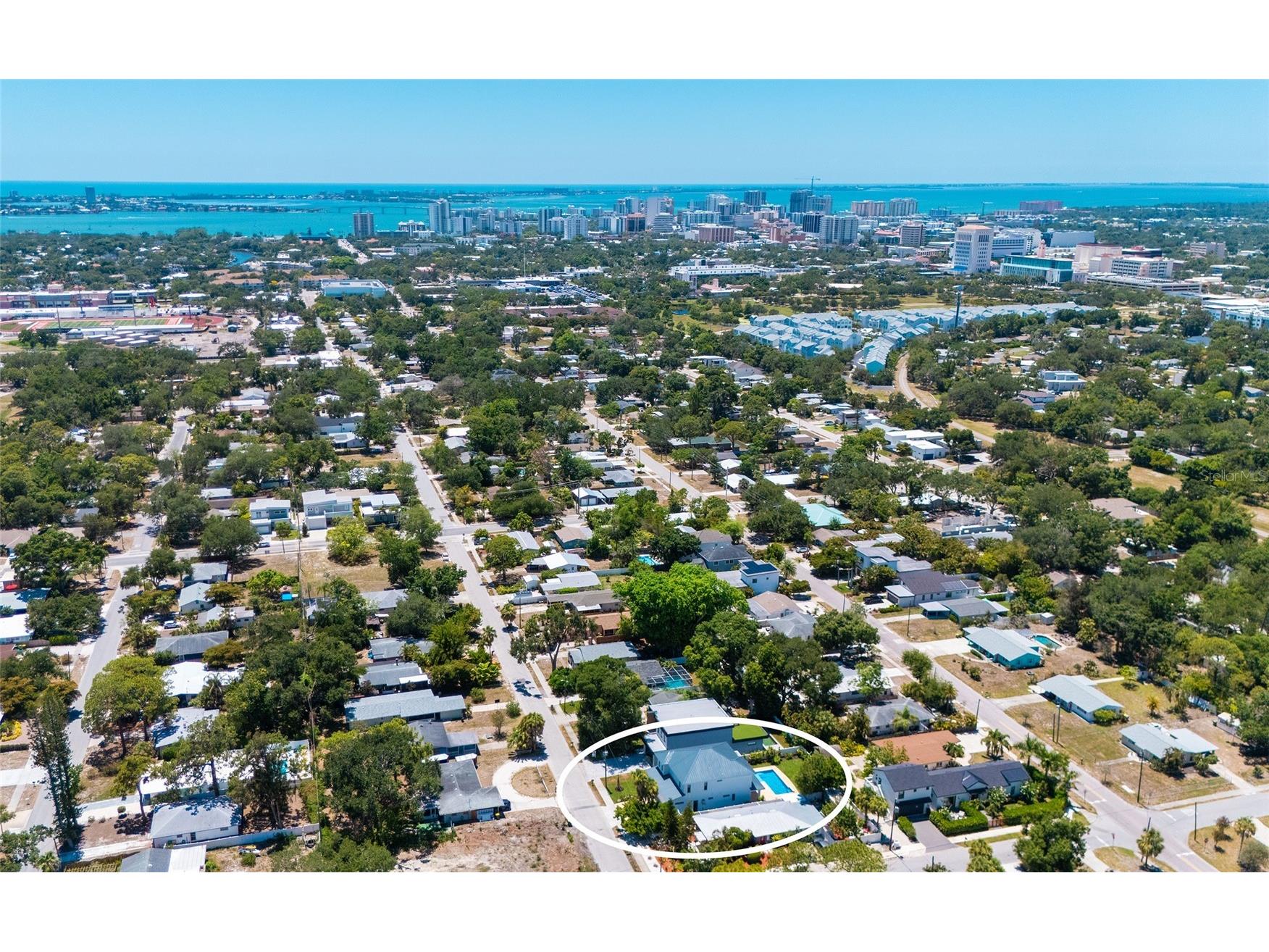 2483 Bay Street Sarasota FL 34237 A4698594 image55