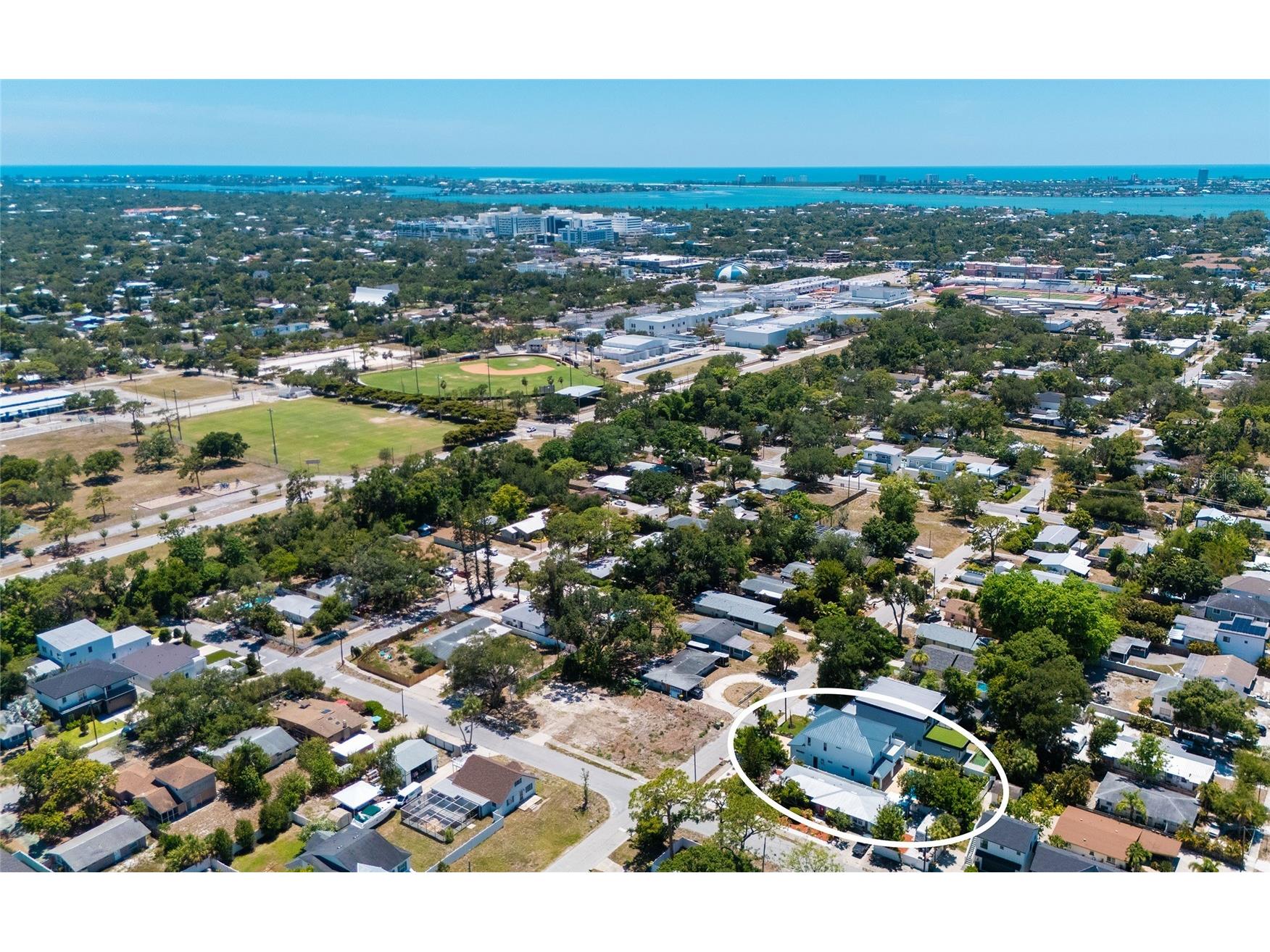 2483 Bay Street Sarasota FL 34237 A4698594 image56