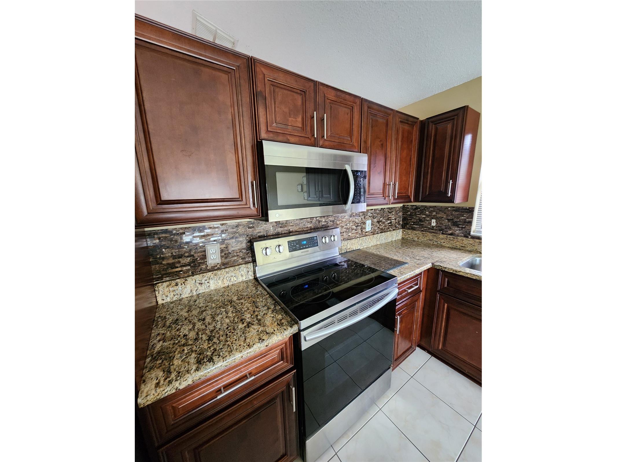 2483 Shelby Circle Kissimmee FL 34743 O6350391 image12
