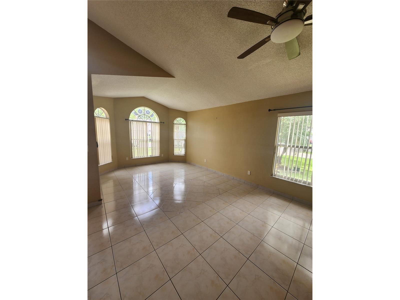 2483 Shelby Circle Kissimmee FL 34743 O6350391 image4