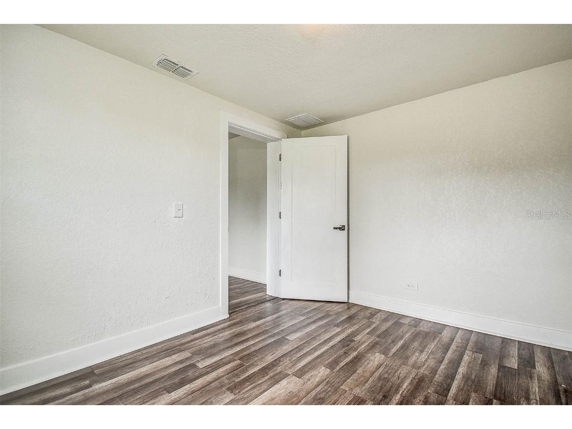 2484 Bayshore Boulevard Dunedin FL 34698 TB8422281 image17