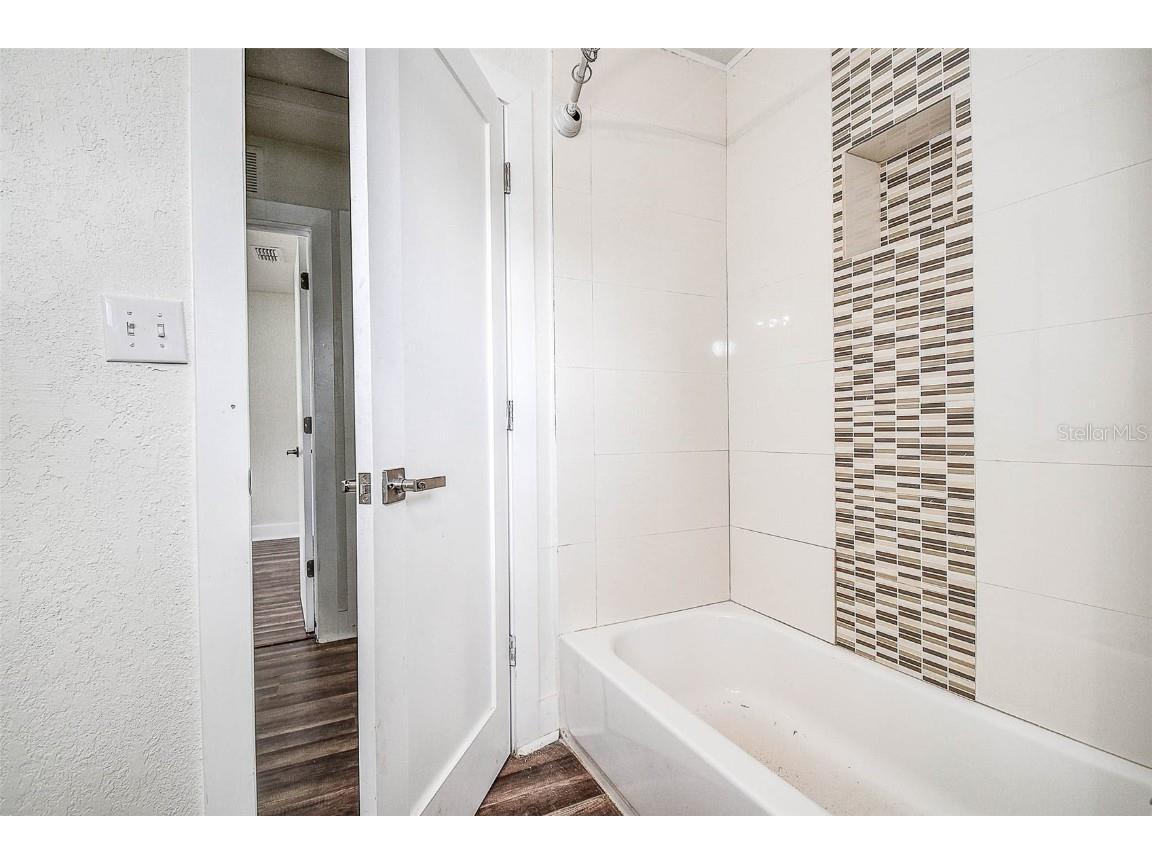 2484 Bayshore Boulevard Dunedin FL 34698 TB8422281 image25