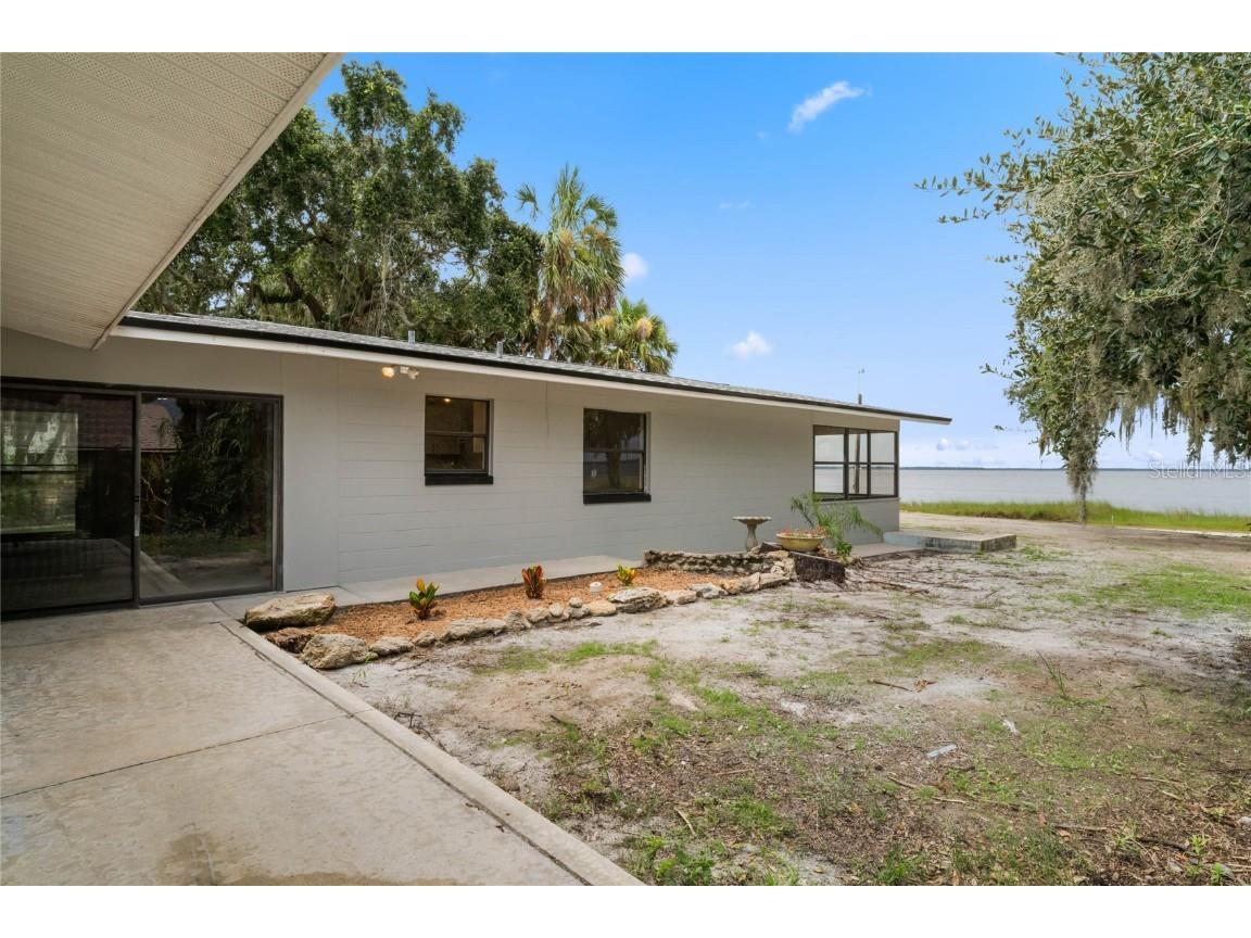 2484 Fort Lane Road Geneva FL 32732 - LAKE HARNEY O6130332 image1