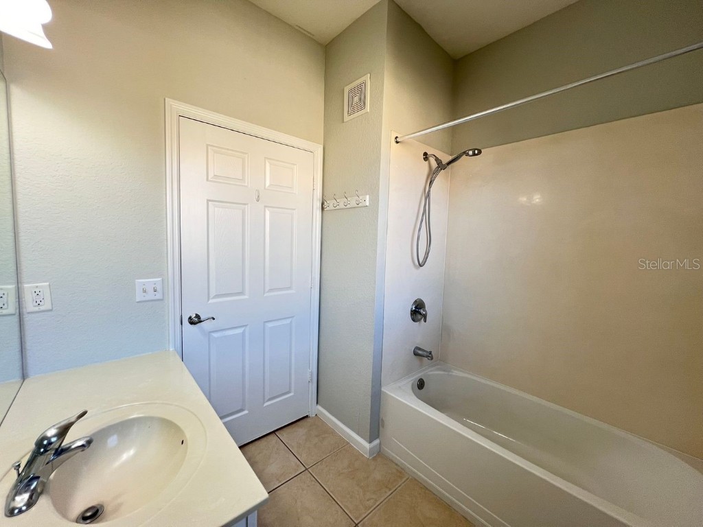 2484 San Tecla Street #408 Orlando FL 32835 O6364114 image16