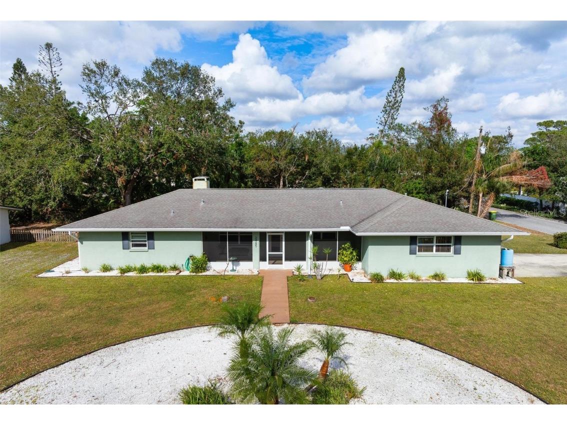 2485 Belvoir Boulevard Sarasota FL 34237 A4633863 image1