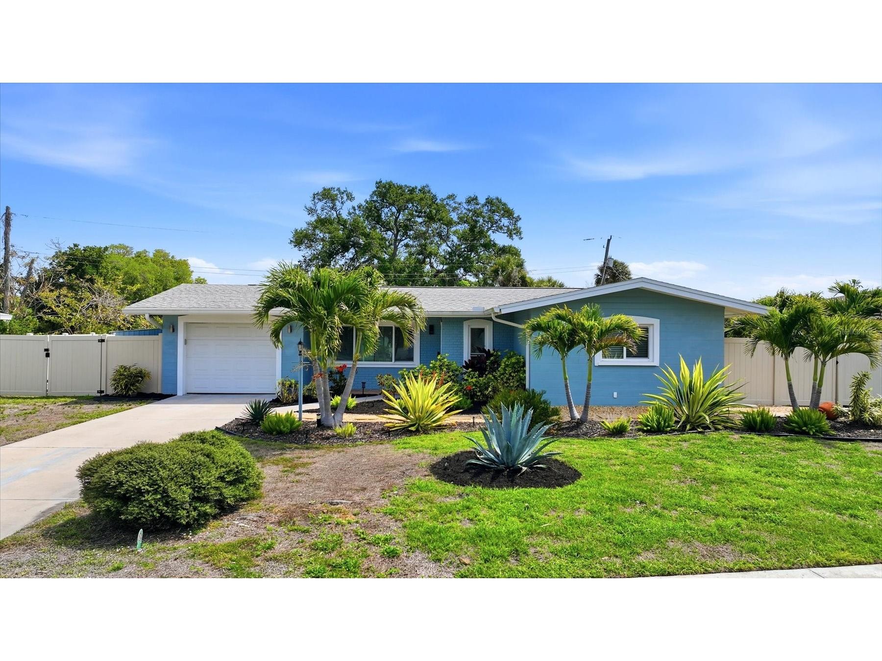 2486 Breakwater Circle Sarasota FL 34231 A4689678 image1