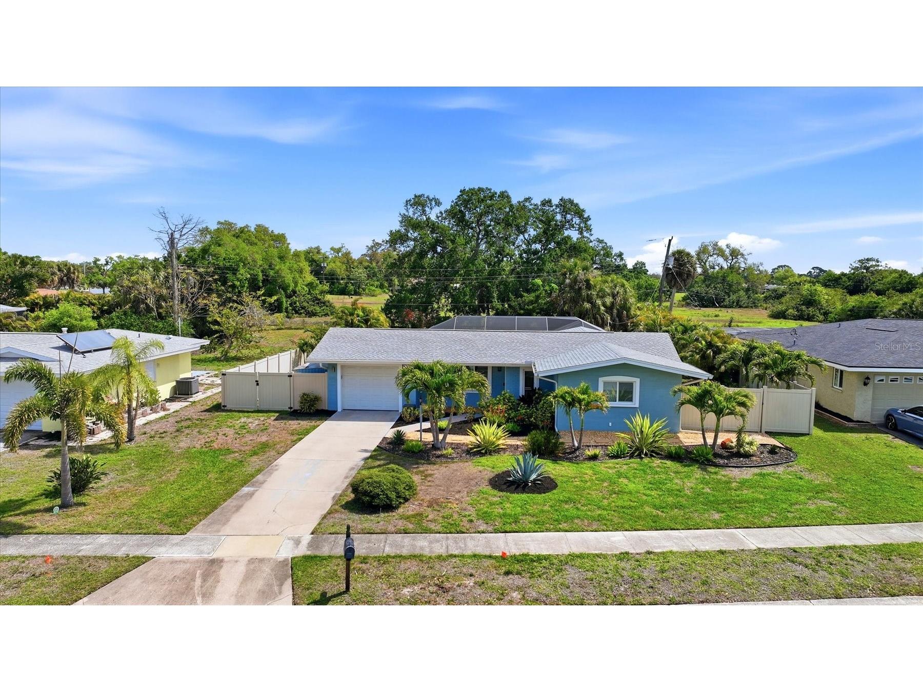 2486 Breakwater Circle Sarasota FL 34231 A4689678 image2