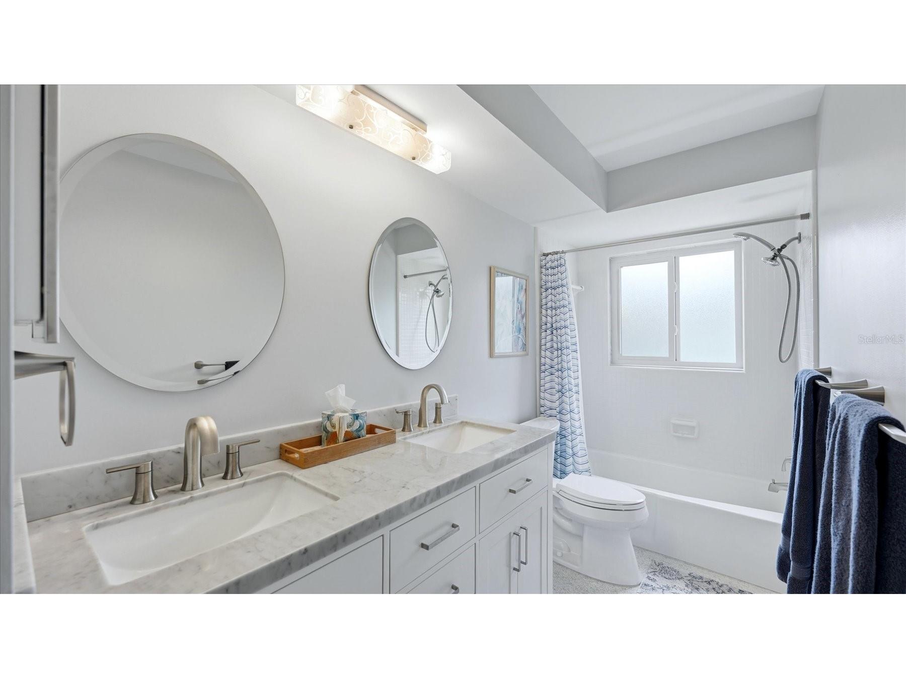 2486 Breakwater Circle Sarasota FL 34231 A4689678 image22