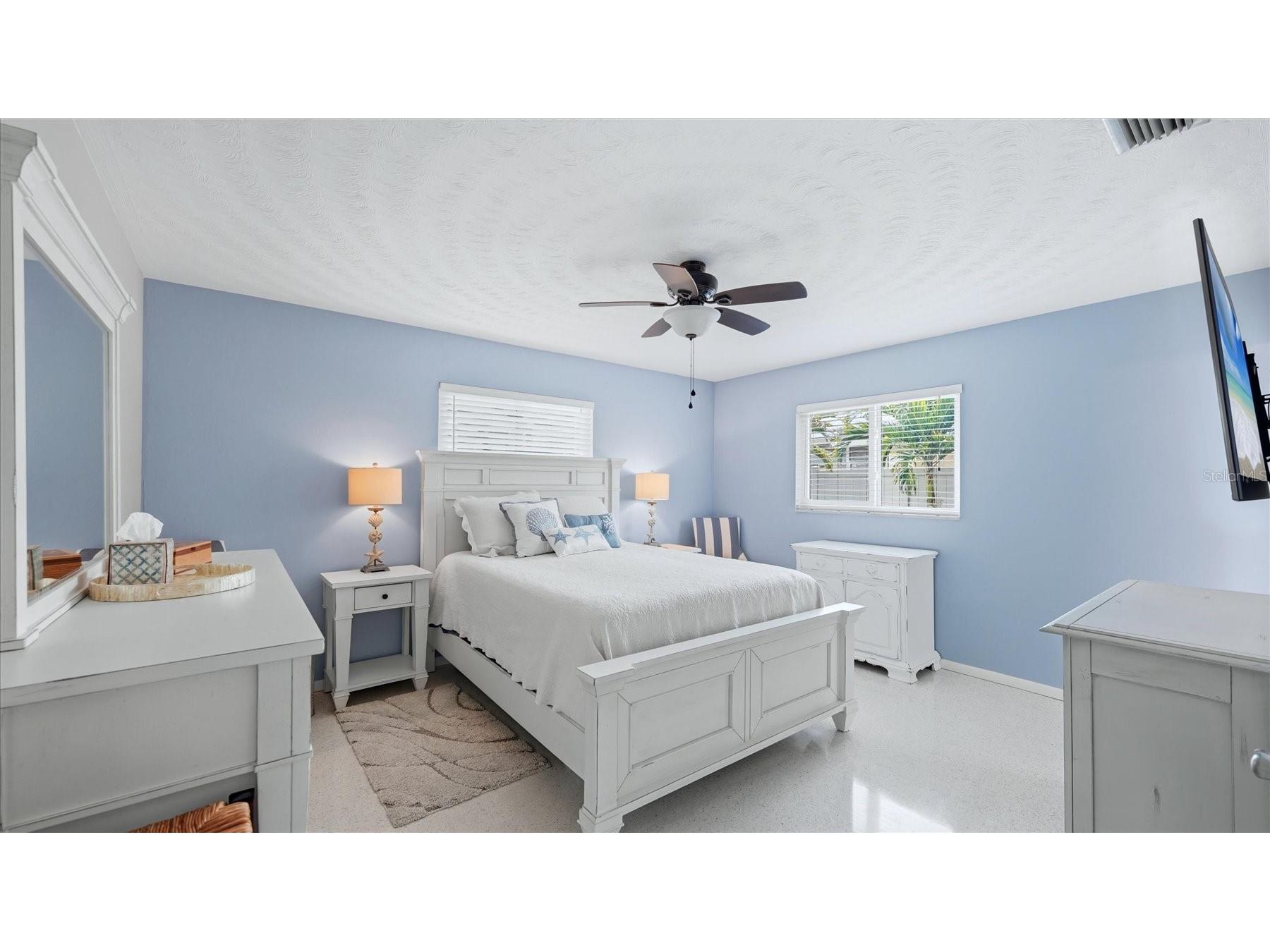 2486 Breakwater Circle Sarasota FL 34231 A4689678 image24