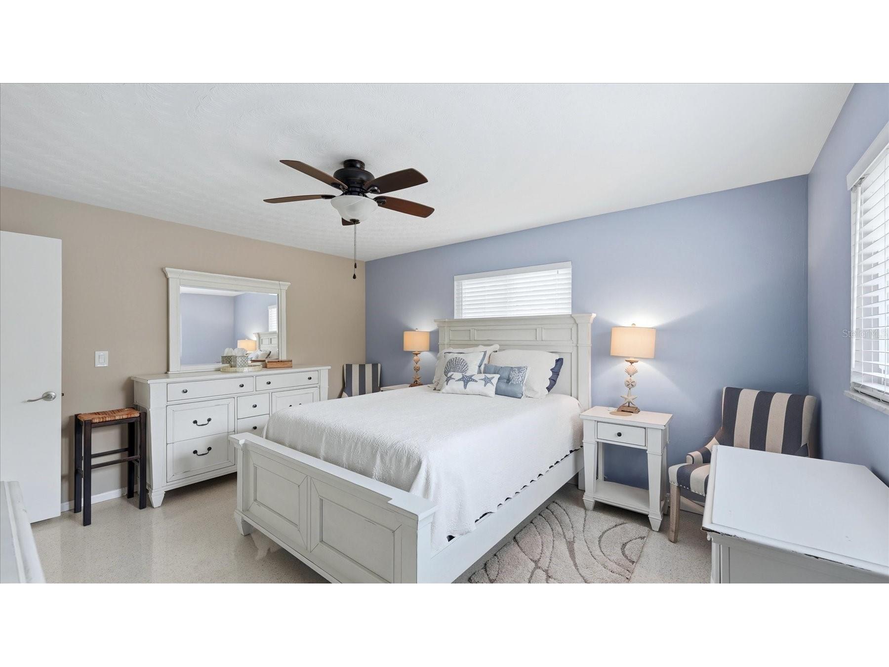 2486 Breakwater Circle Sarasota FL 34231 A4689678 image25