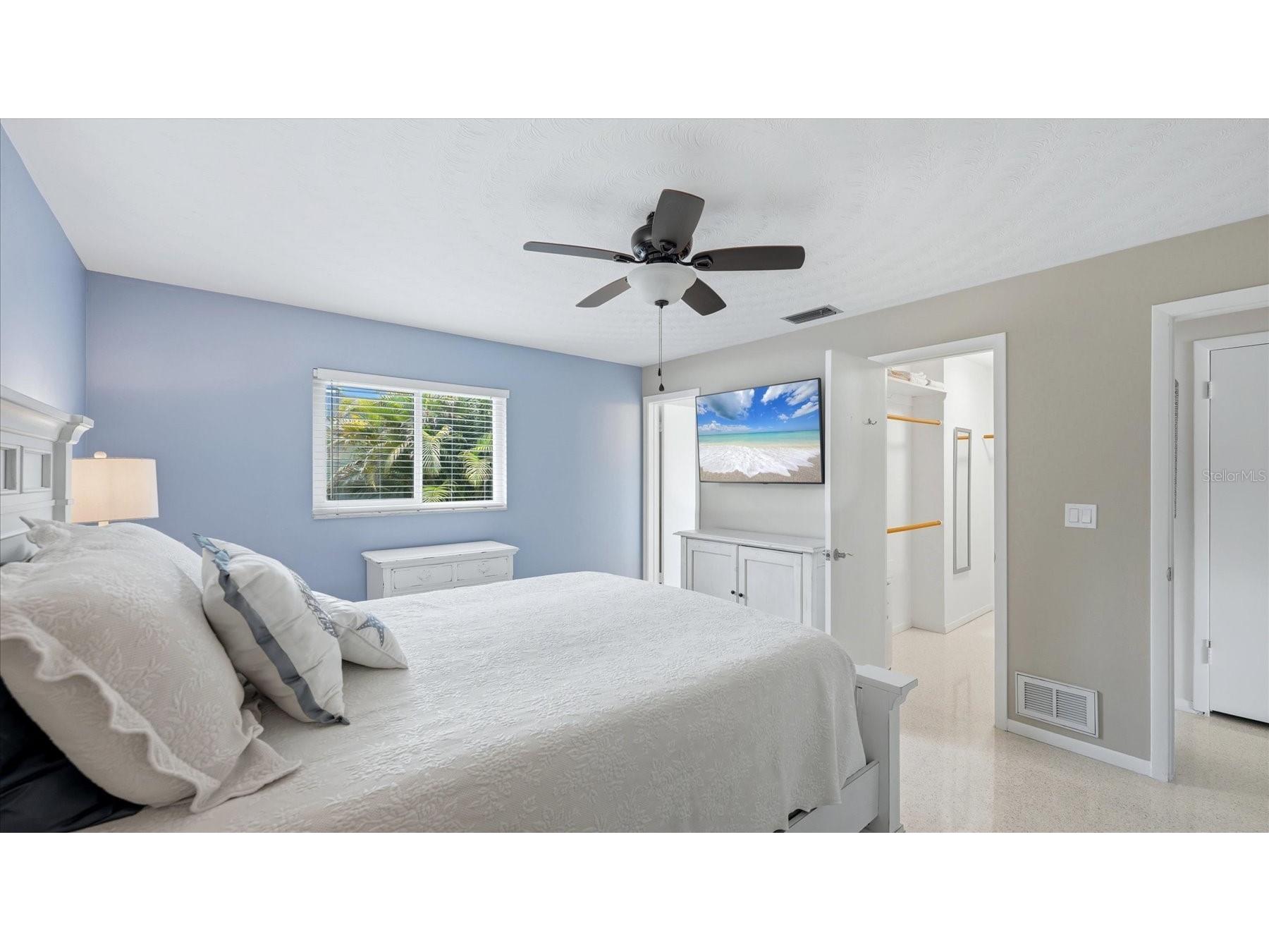 2486 Breakwater Circle Sarasota FL 34231 A4689678 image26
