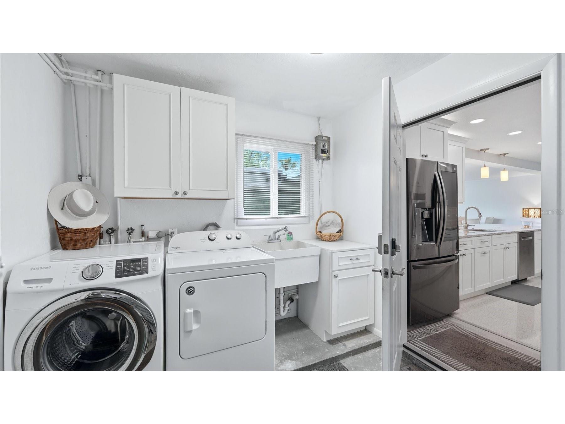 2486 Breakwater Circle Sarasota FL 34231 A4689678 image30