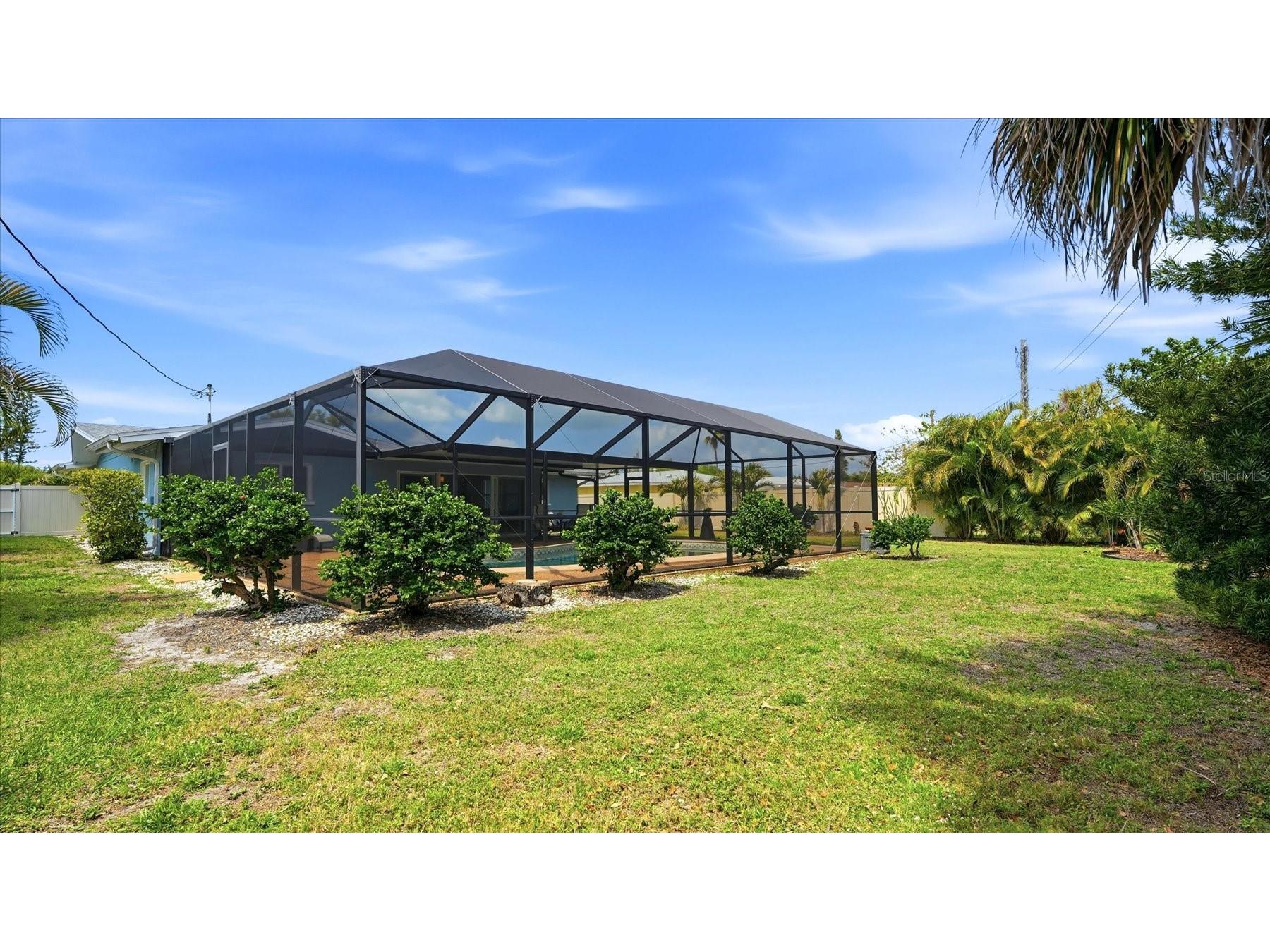 2486 Breakwater Circle Sarasota FL 34231 A4689678 image40