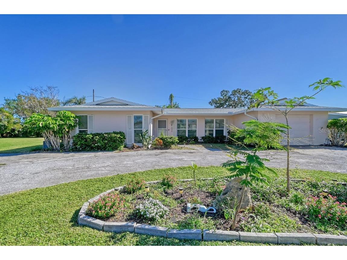2488 Breakwater Circle Sarasota FL 34231 A4619844 image1