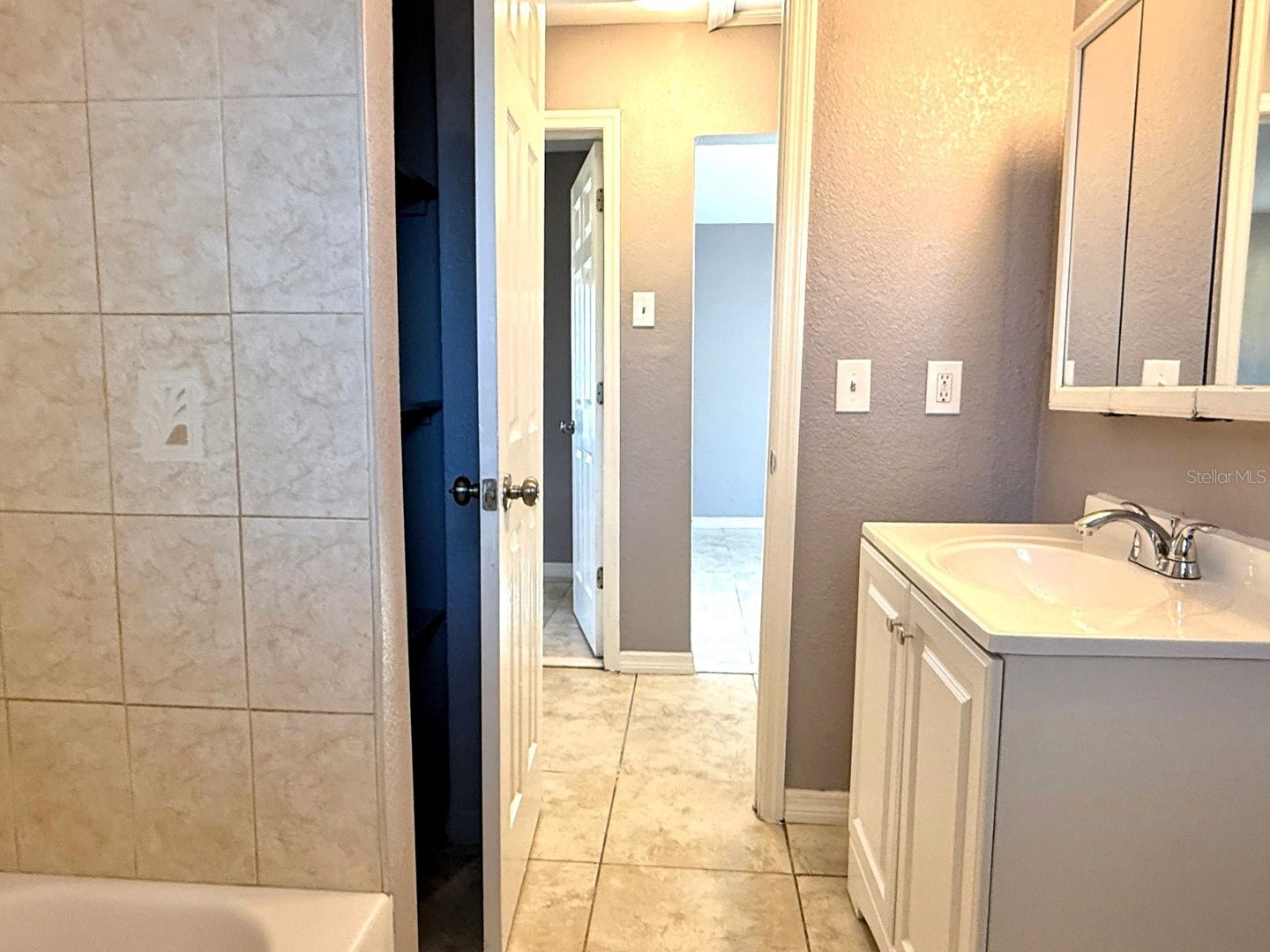 2489 Del Rio Way Dunedin FL 34698 TB8501155 image14