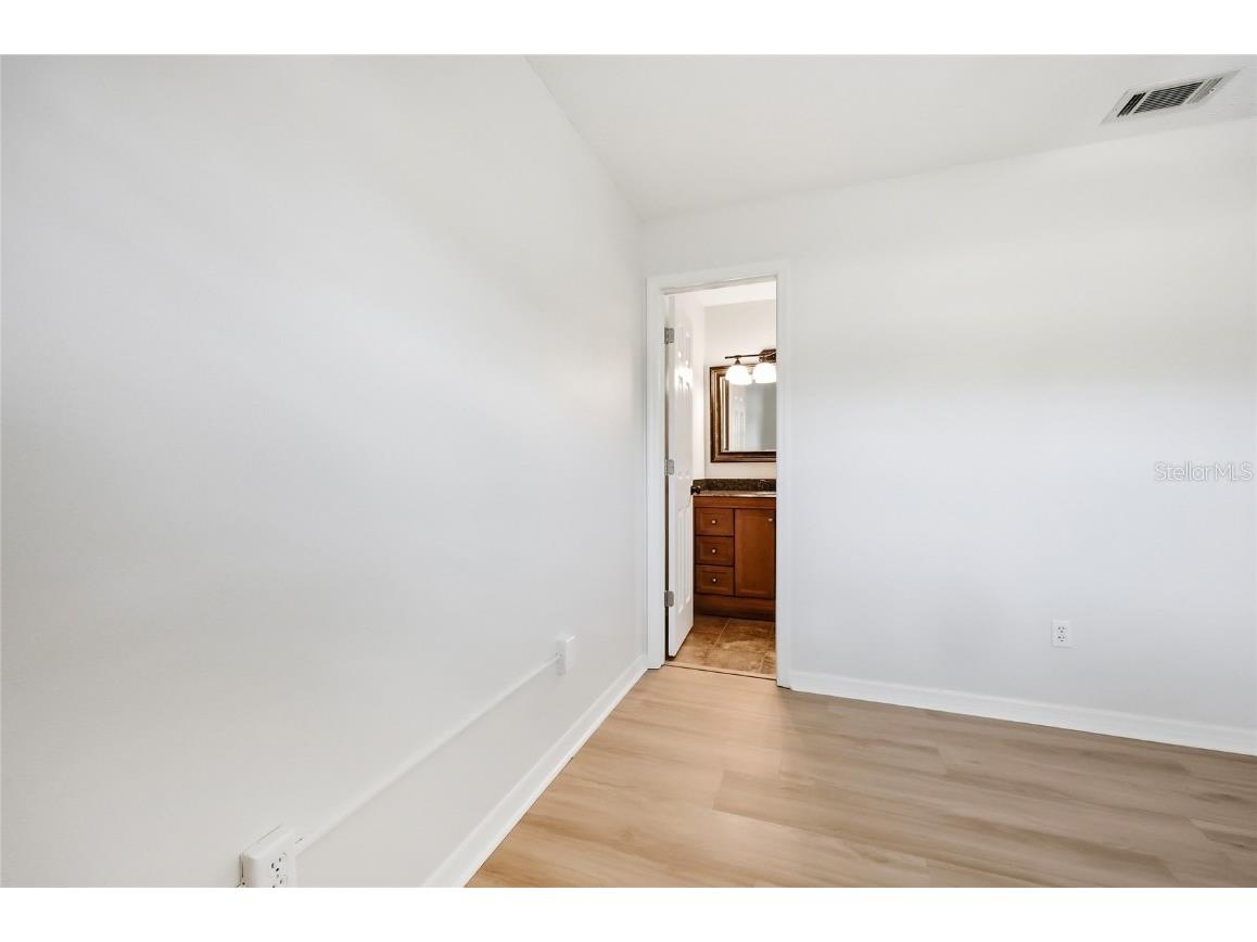 249 N Hill Avenue #30 Deland FL 32724 V4946364 image23