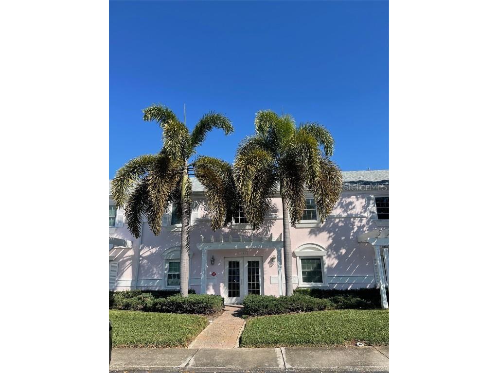 249 Pompano Drive SE #D Saint Petersburg FL 33705 - BIG BAYOU L4942817 image1