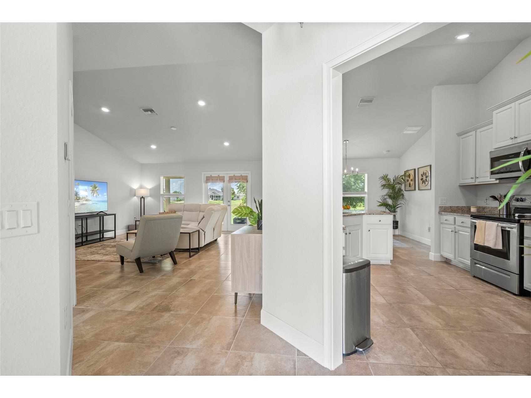 249 Rotonda Boulevard W Rotonda West FL 33947 C7526958 image14