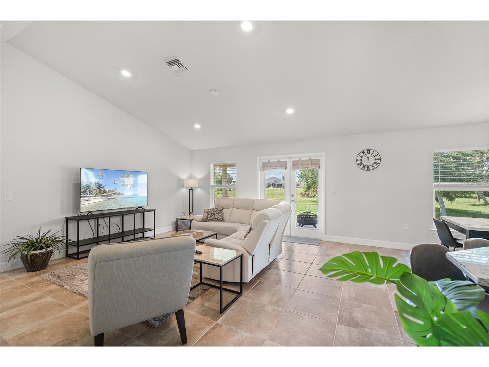 249 Rotonda Boulevard W Rotonda West FL 33947 C7526958 image15