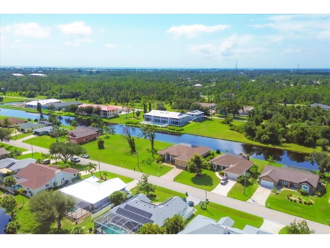 249 Rotonda Cir Rotonda West FL 33947 - ROTONDA RIVER D6138179 image3