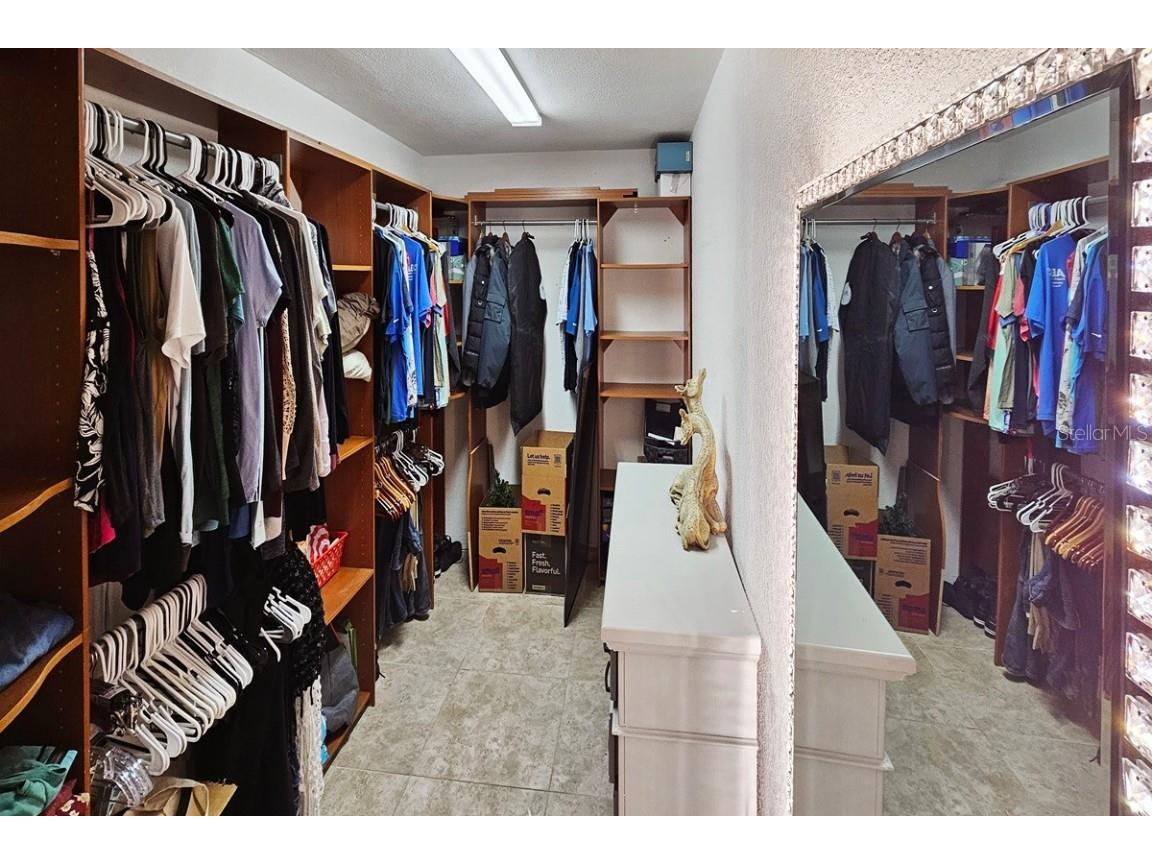 2490 Huffton Circle Sarasota FL 34235 A4675298 image16