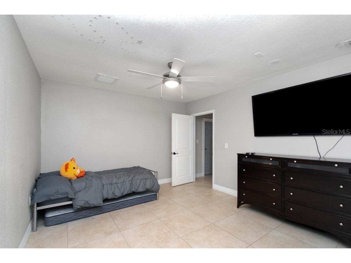 2490 Huffton Circle Sarasota FL 34235 A4675298 image18