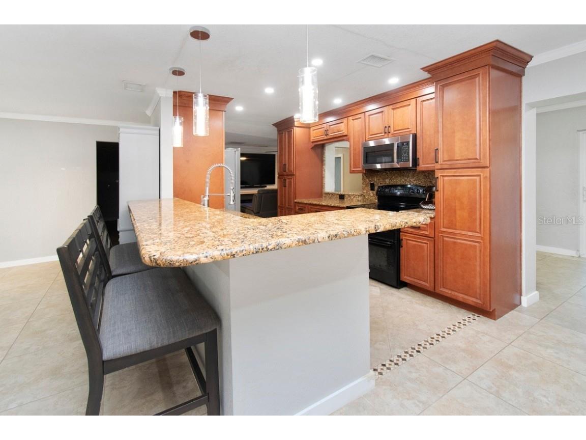 2490 Huffton Circle Sarasota FL 34235 A4675298 image5