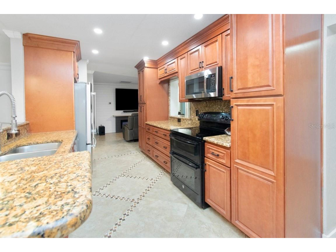 2490 Huffton Circle Sarasota FL 34235 A4675298 image6