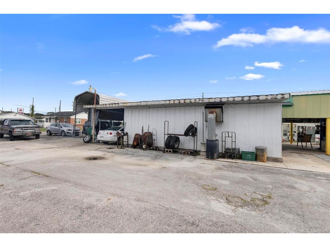 2490 N Woodland Boulevard Deland FL 32720 V4939383 image8