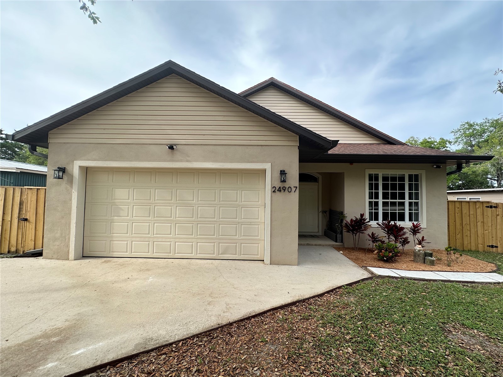 24907 NE 135th Street Salt Springs FL 32134 - LITTLE LAKE KERR O6396285 image1