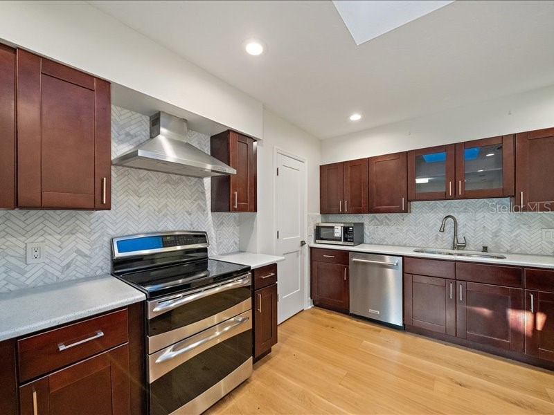 2492 Waterview Court Sarasota FL 34231 - PHILLIPPI CREEK A4691223 image14