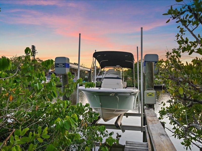 2492 Waterview Court Sarasota FL 34231 - PHILLIPPI CREEK A4691223 image3