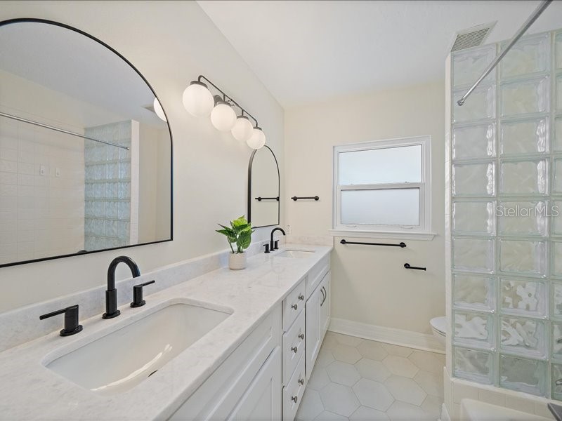 2492 Waterview Court Sarasota FL 34231 - PHILLIPPI CREEK A4691223 image30