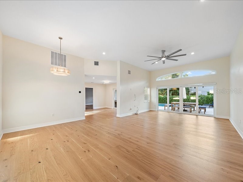 2492 Waterview Court Sarasota FL 34231 - PHILLIPPI CREEK A4691223 image8