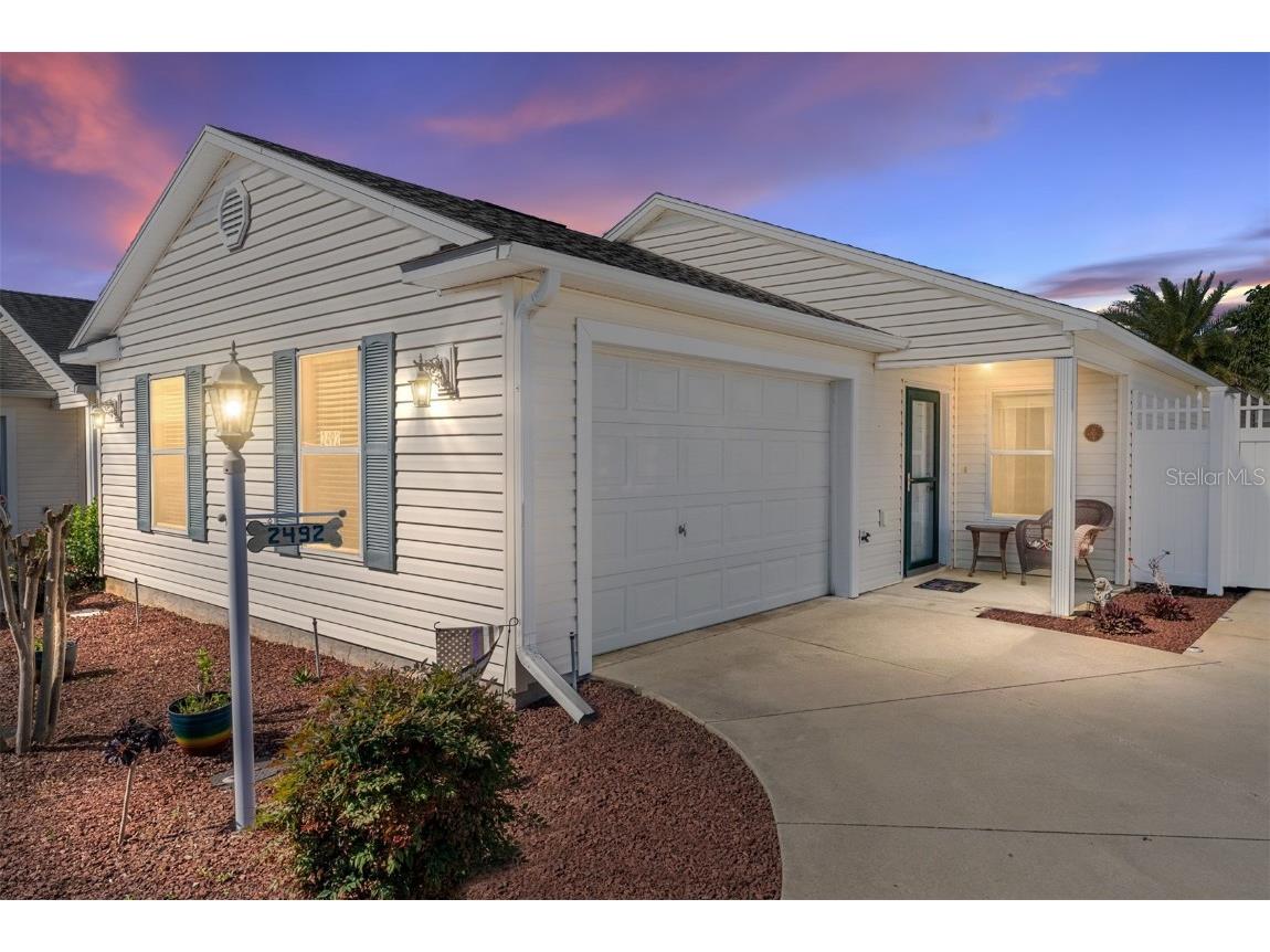 2492 Yalaha Avenue The Villages FL 32162 OM673555 image1