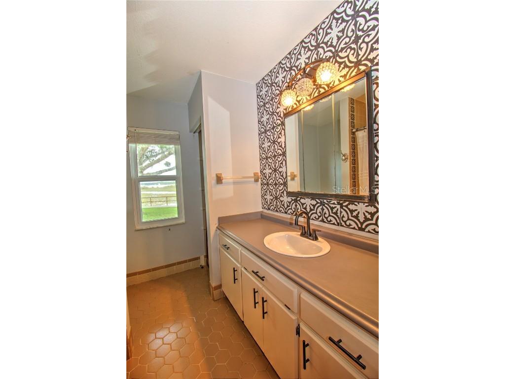 24921 NE 136th Lane Salt Springs FL 32134 - LITTLE LAKE KERR OM709948 image12