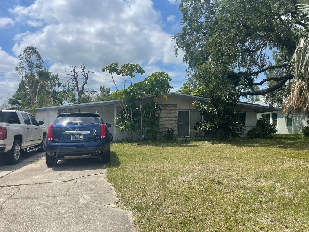 2494 S Milmar Drive Sarasota FL 34237 A4652092 image1