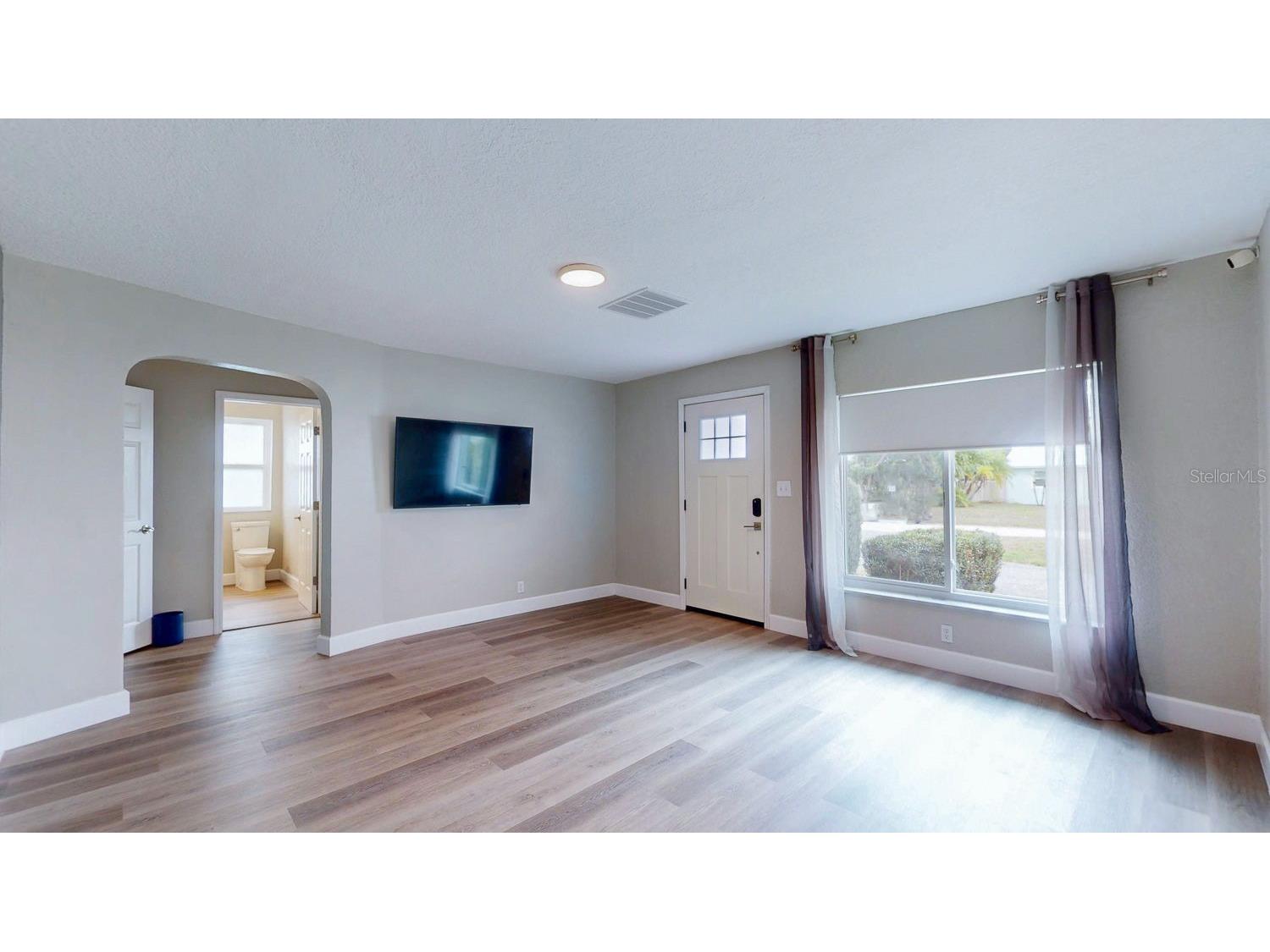 2495 37th Avenue N Saint Petersburg FL 33713 TB8475038 image10