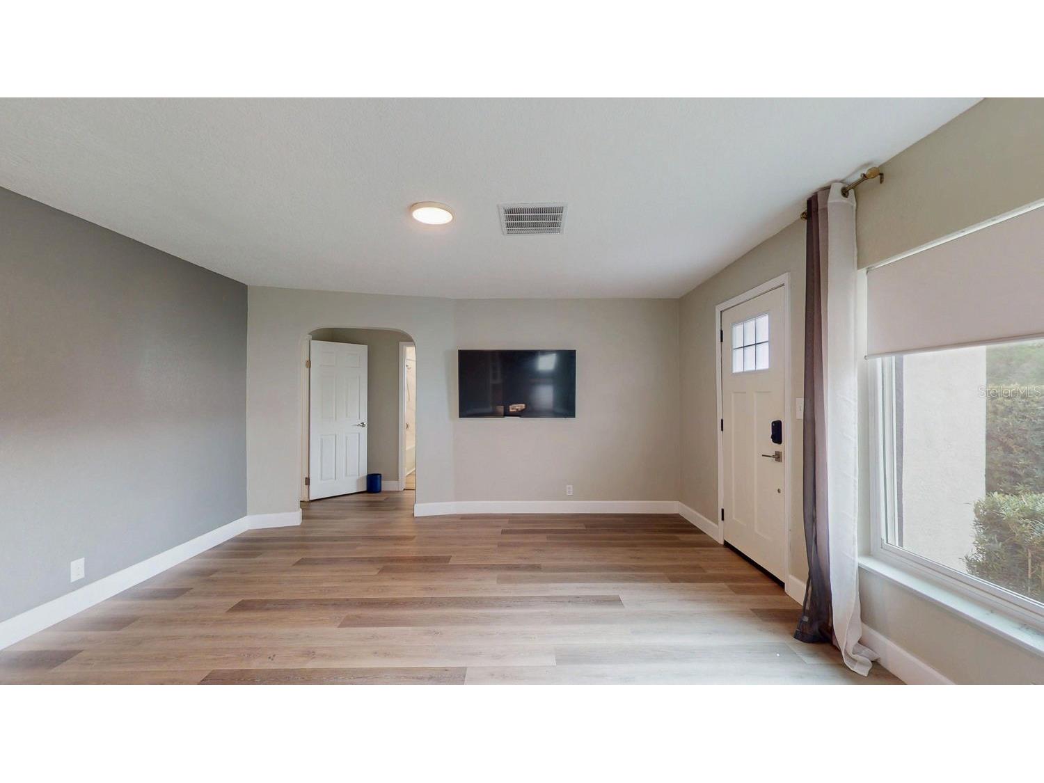 2495 37th Avenue N Saint Petersburg FL 33713 TB8475038 image12