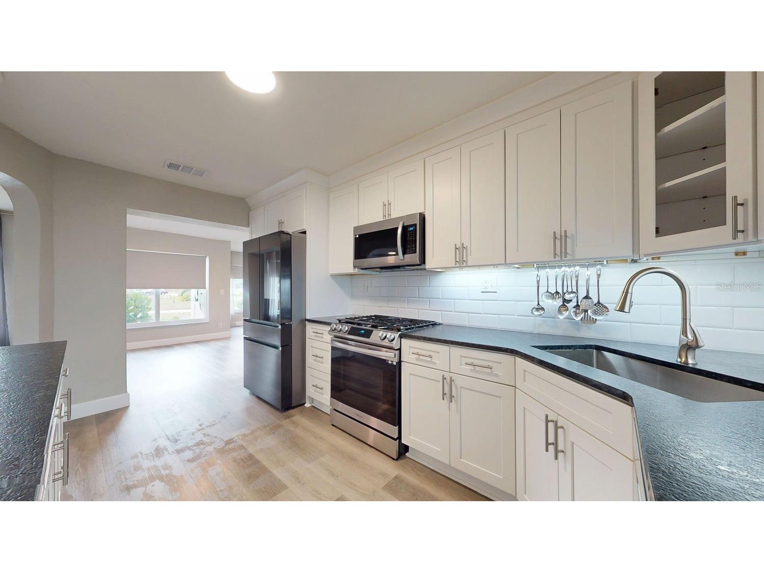 2495 37th Avenue N Saint Petersburg FL 33713 TB8475038 image29