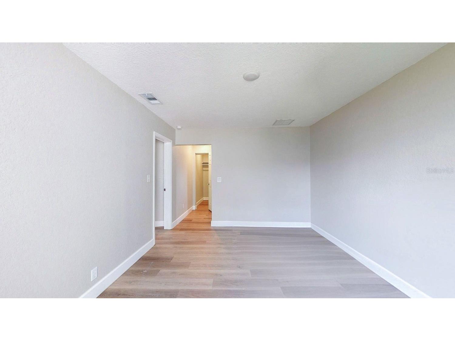 2495 37th Avenue N Saint Petersburg FL 33713 TB8475038 image43