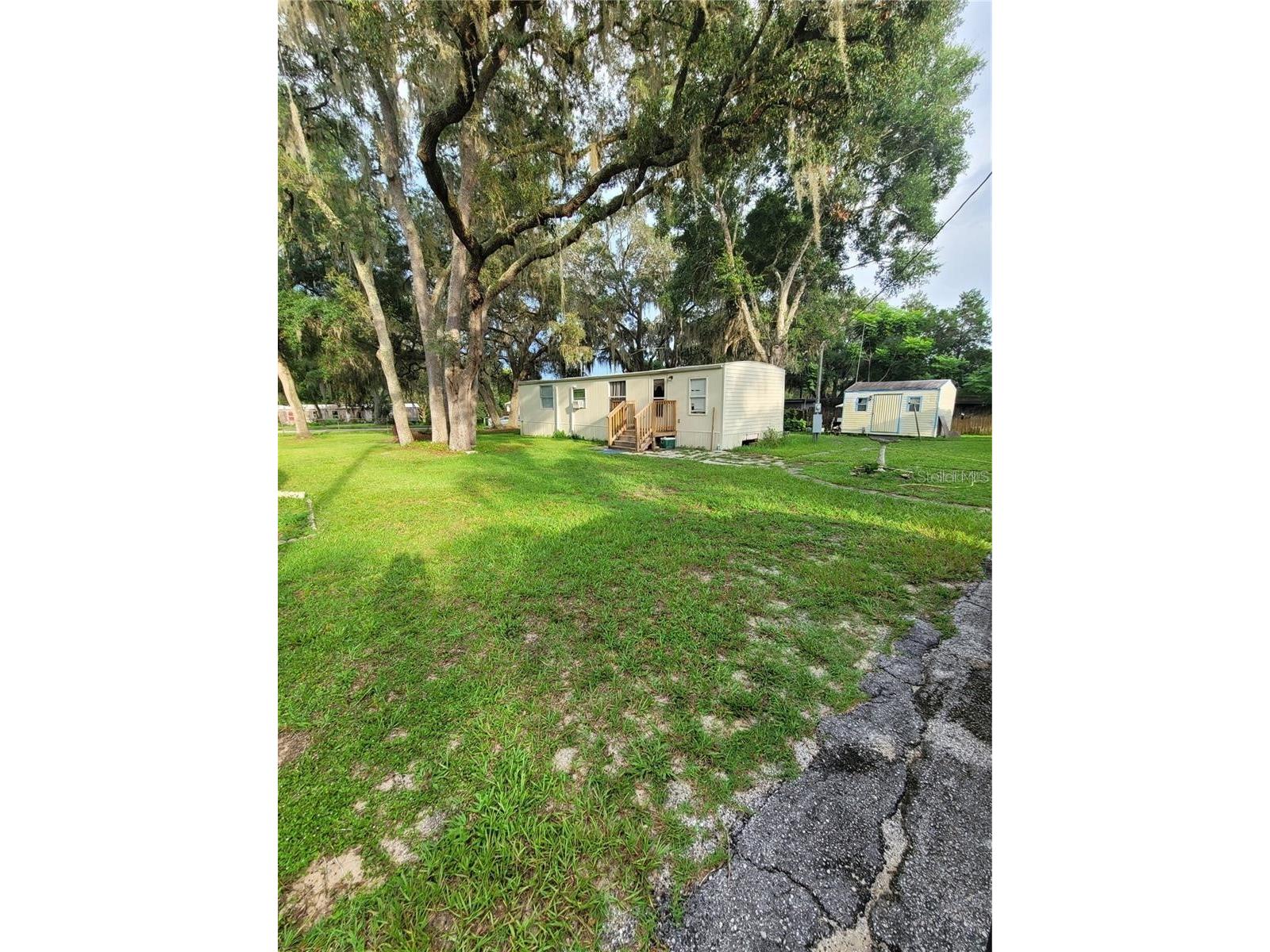24950 SE 167th Place Umatilla FL 32784 G5105870 image1