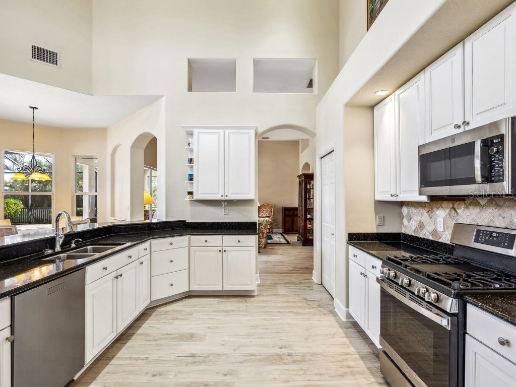 2496 Farms Court Sarasota FL 34240 A4652377 image14