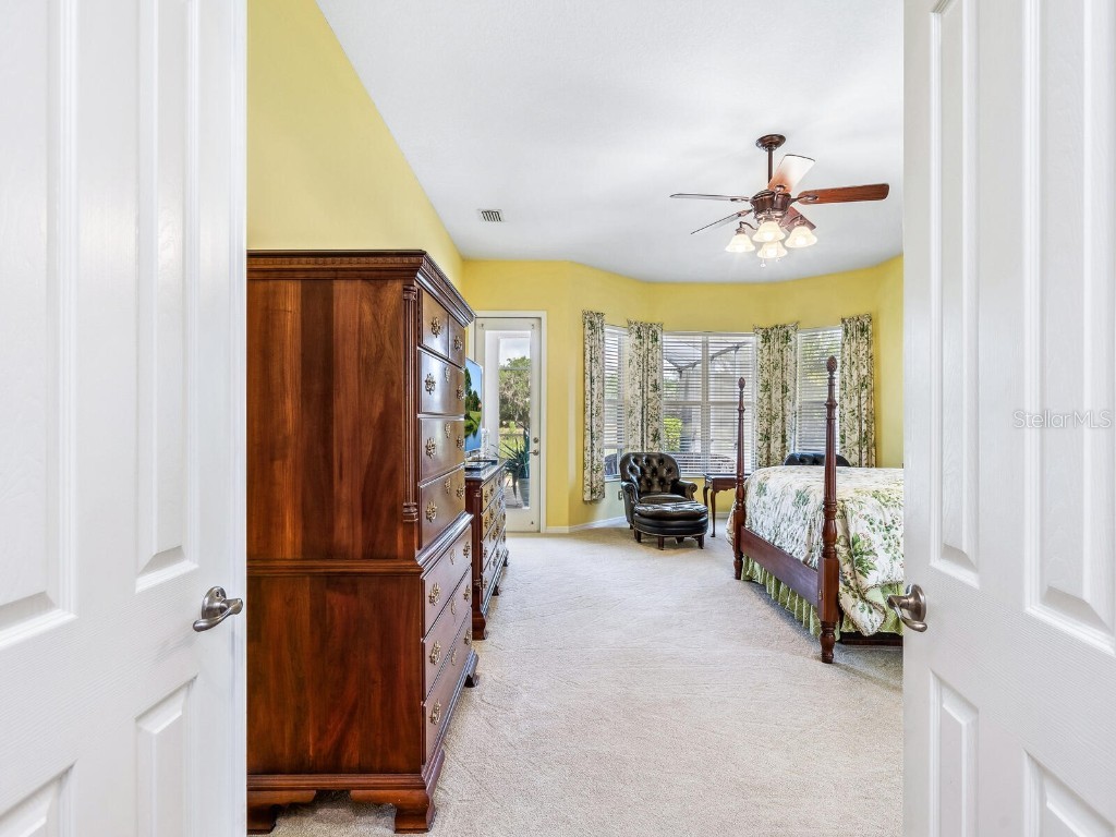 2496 Farms Court Sarasota FL 34240 A4652377 image16