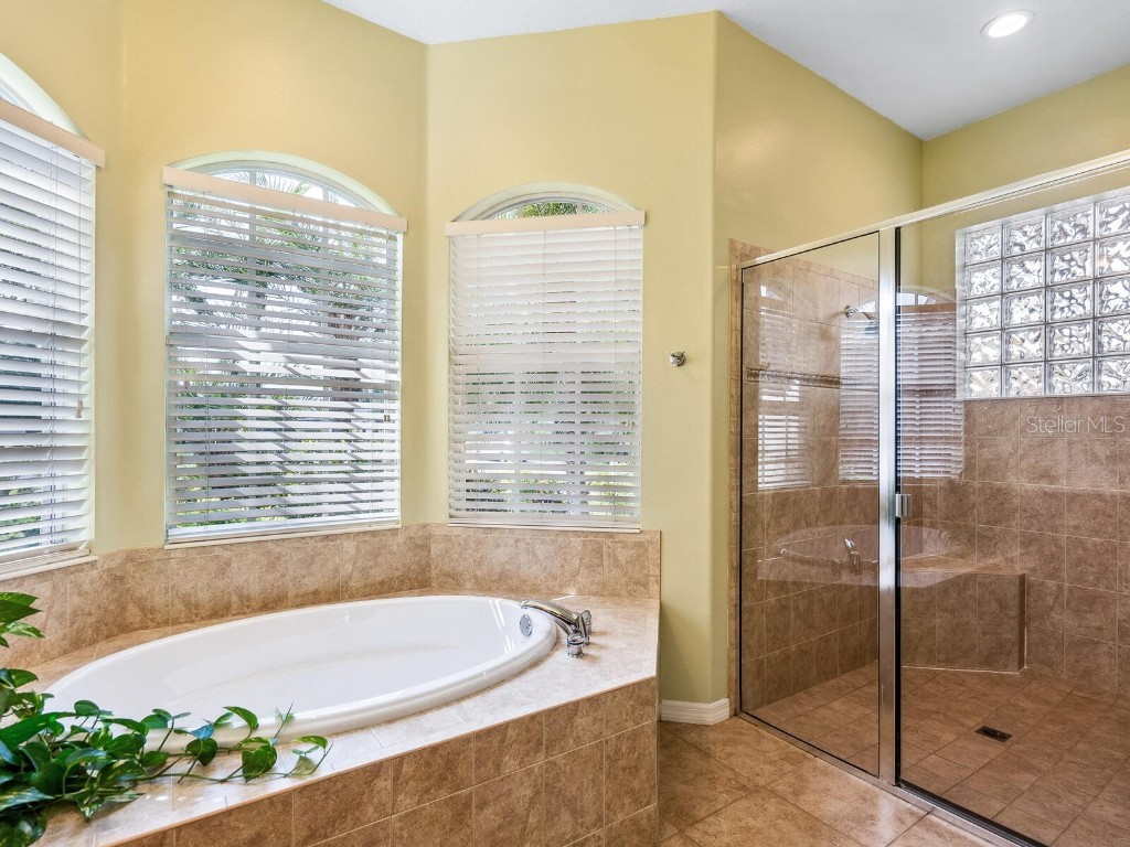 2496 Farms Court Sarasota FL 34240 A4652377 image22