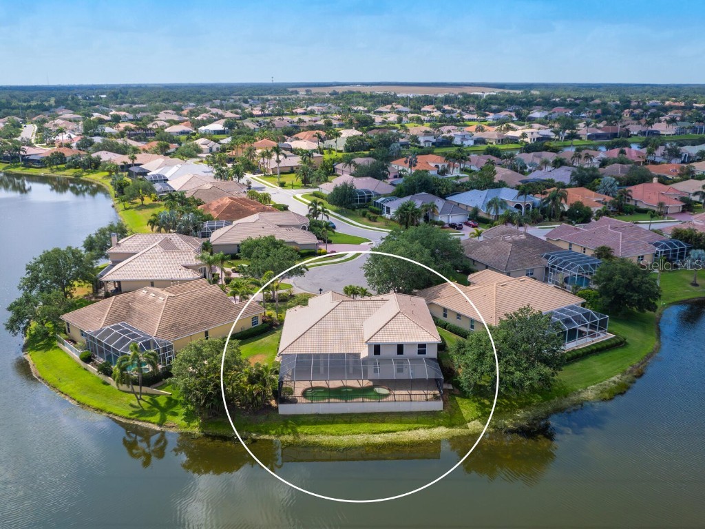 2496 Farms Court Sarasota FL 34240 A4652377 image3