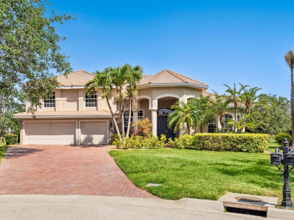 2496 Farms Court Sarasota FL 34240 A4652377 image4