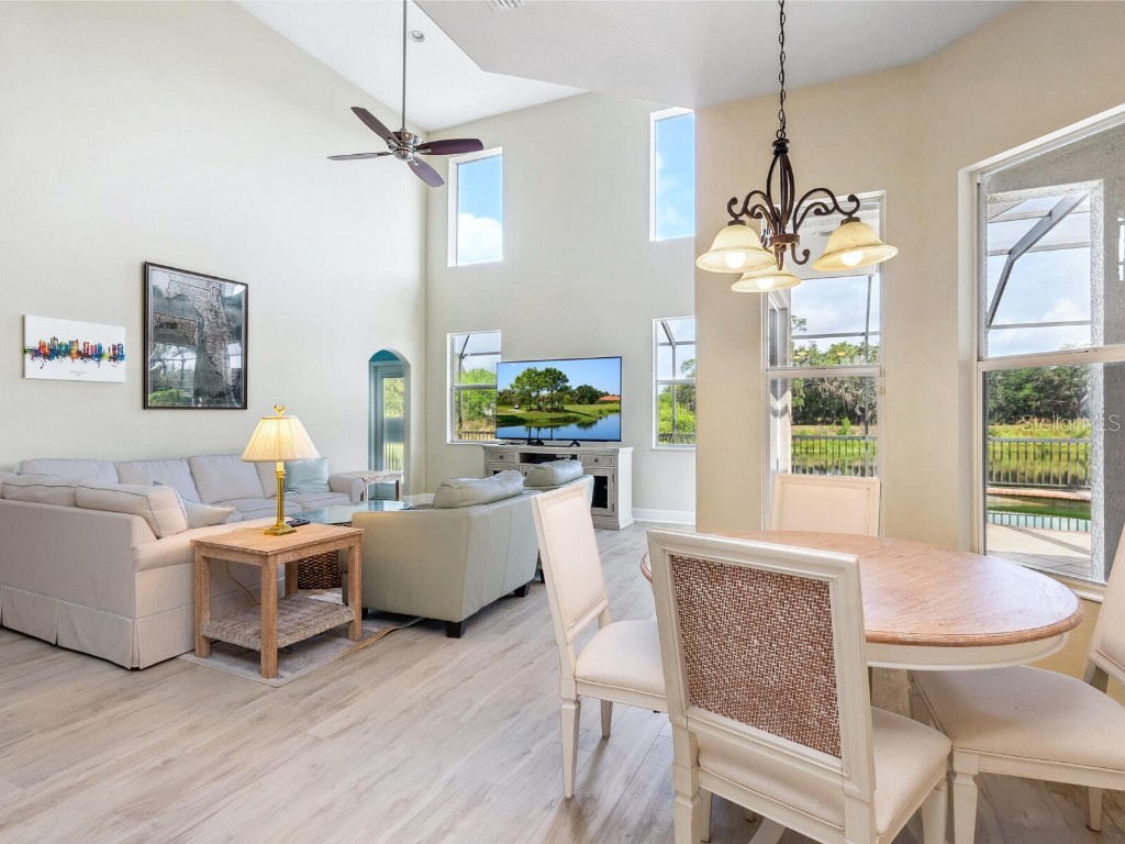 2496 Farms Court Sarasota FL 34240 A4652377 image7