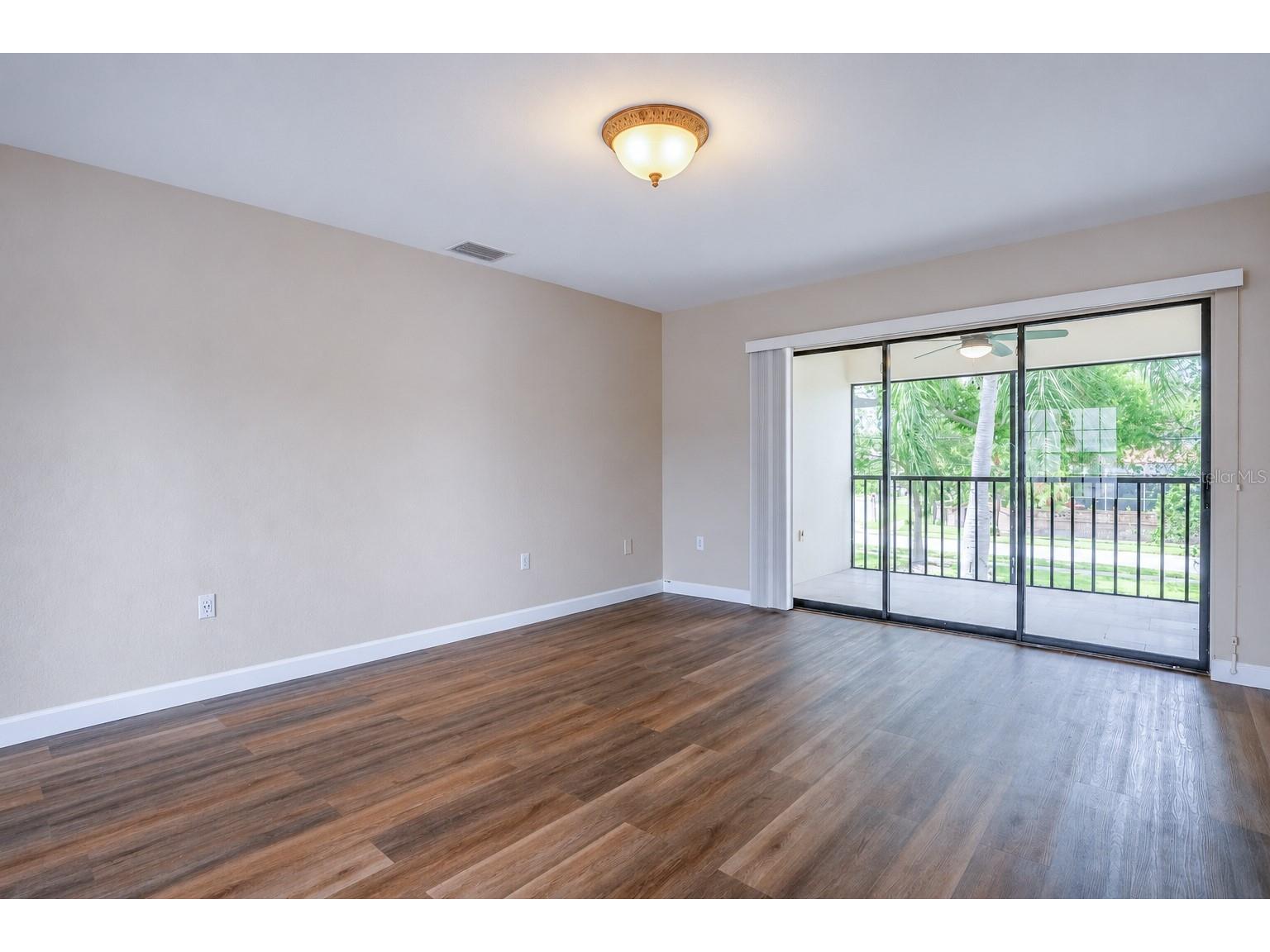 2497 Heron Terrace #203C Clearwater FL 33762 TB8529459 image5